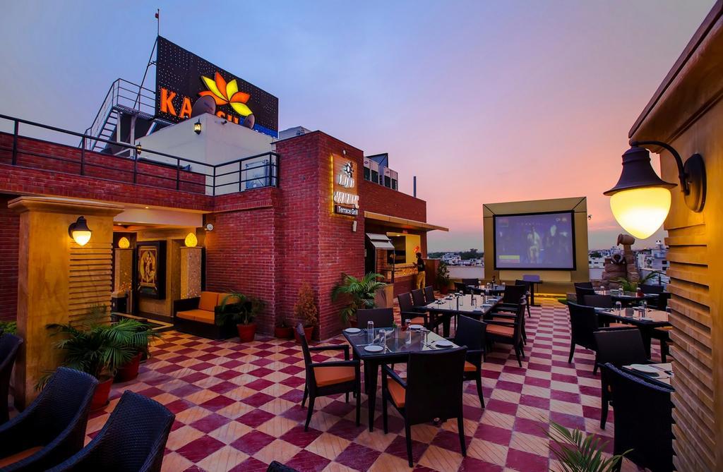 Hotel Kapish Smart-All Pure Veg Jaipur Exterior photo